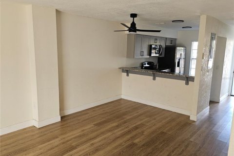 Adosado en alquiler en Apopka, Florida, 2 dormitorios, 97.73 m2 № 2148680 - foto 7