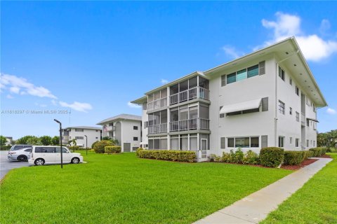 Condo in Hollywood, Florida, 1 bedroom  № 1775325 - photo 26