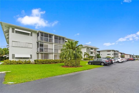 Condo in Hollywood, Florida, 1 bedroom  № 1775325 - photo 27