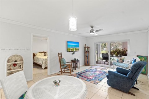 Condo in Hollywood, Florida, 1 bedroom  № 1775325 - photo 19