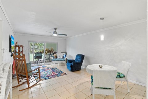 Condo in Hollywood, Florida, 1 bedroom  № 1775325 - photo 18