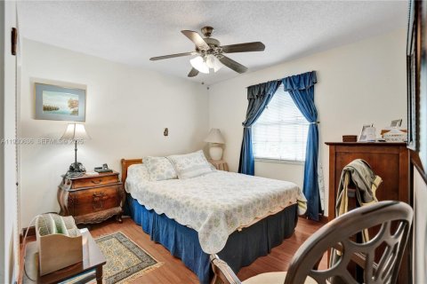 Villa ou maison à vendre à Miami, Floride: 3 chambres, 206.52 m2 № 1992018 - photo 14