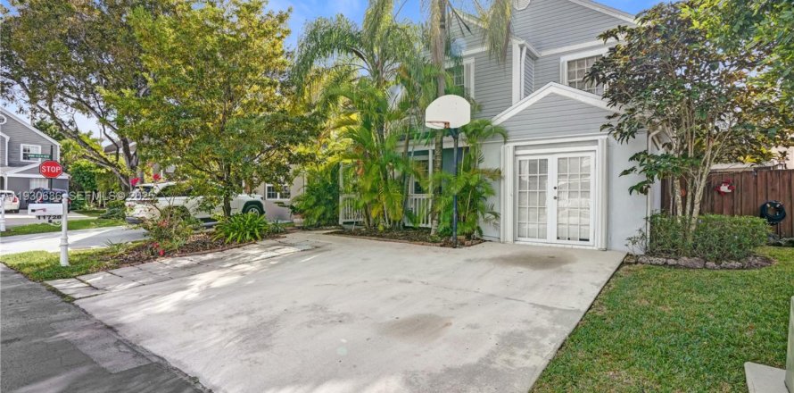 Villa ou maison à Miami, Floride 3 chambres, 206.52 m2 № 1992018