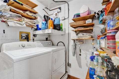 Villa ou maison à vendre à Miami, Floride: 3 chambres, 206.52 m2 № 1992018 - photo 22