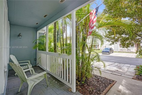 Villa ou maison à vendre à Miami, Floride: 3 chambres, 206.52 m2 № 1992018 - photo 30