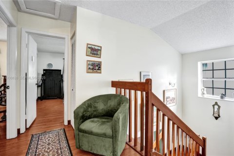 Villa ou maison à vendre à Miami, Floride: 3 chambres, 206.52 m2 № 1992018 - photo 19