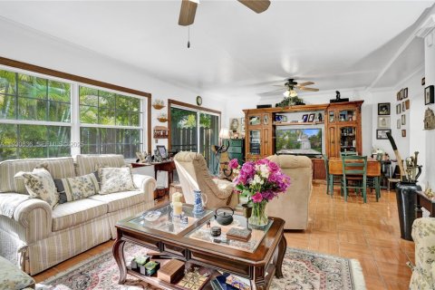 Villa ou maison à vendre à Miami, Floride: 3 chambres, 206.52 m2 № 1992018 - photo 3
