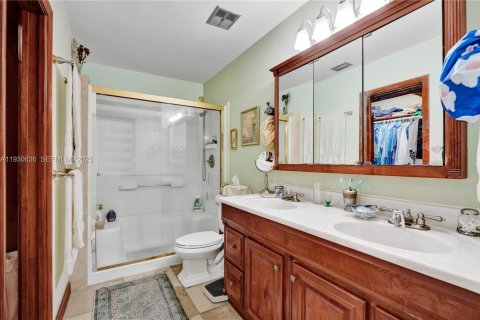 Villa ou maison à vendre à Miami, Floride: 3 chambres, 206.52 m2 № 1992018 - photo 13