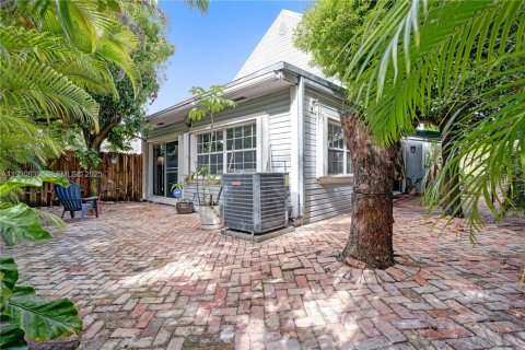 Villa ou maison à vendre à Miami, Floride: 3 chambres, 206.52 m2 № 1992018 - photo 27