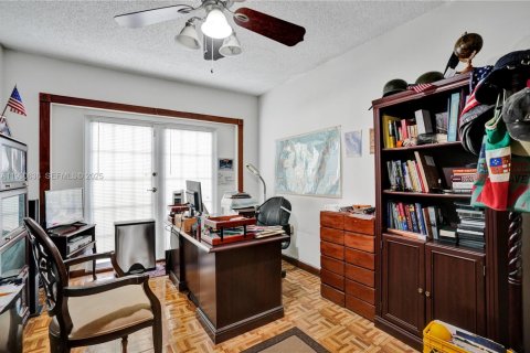 Villa ou maison à vendre à Miami, Floride: 3 chambres, 206.52 m2 № 1992018 - photo 21