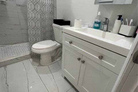 Casa en venta en Miami, Florida, 2 dormitorios, 124.12 m2 № 1984387 - foto 15