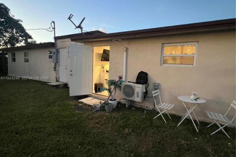 Casa en venta en Miami, Florida, 2 dormitorios, 124.12 m2 № 1984387 - foto 3