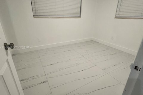 Casa en venta en Miami, Florida, 2 dormitorios, 124.12 m2 № 1984387 - foto 20