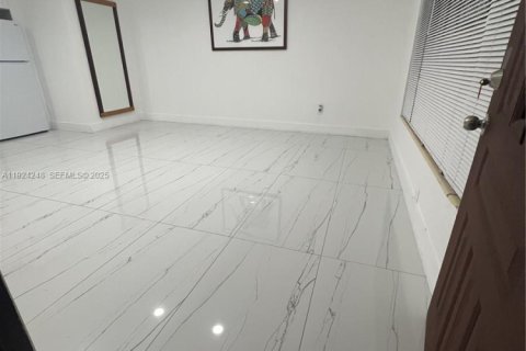 Casa en venta en Miami, Florida, 2 dormitorios, 124.12 m2 № 1984387 - foto 16