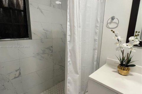 Casa en venta en Miami, Florida, 2 dormitorios, 124.12 m2 № 1984387 - foto 21