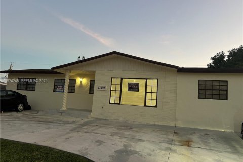 Casa en venta en Miami, Florida, 2 dormitorios, 124.12 m2 № 1984387 - foto 1