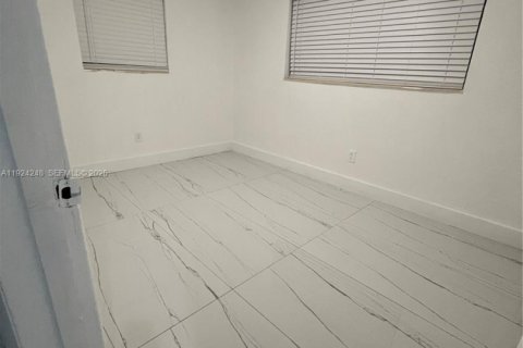 Casa en venta en Miami, Florida, 2 dormitorios, 124.12 m2 № 1984387 - foto 8