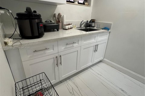 Casa en venta en Miami, Florida, 2 dormitorios, 124.12 m2 № 1984387 - foto 13