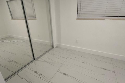 Casa en venta en Miami, Florida, 2 dormitorios, 124.12 m2 № 1984387 - foto 11