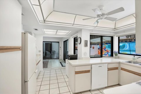 Villa ou maison à vendre à Sarasota, Floride: 2 chambres, 153.66 m2 № 1743462 - photo 29