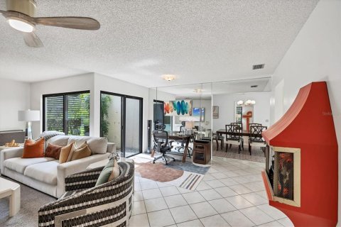 Villa ou maison à vendre à Sarasota, Floride: 2 chambres, 153.66 m2 № 1743462 - photo 24