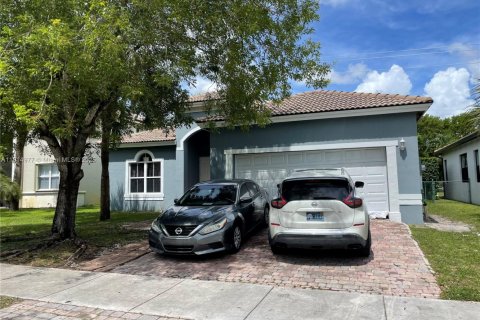 Купить виллу или дом в Хомстед, Флорида 4 спальни, 182.83м2, № 1971224 - фото 2