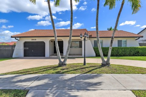 Дом в Майами, Флорида 4 спальни, 189.99м2 № 1995982