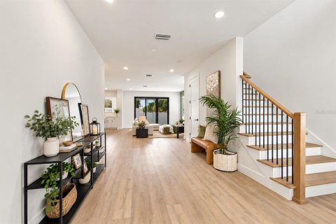 Villa ou maison à vendre à Tampa, Floride: 4 chambres, 290.32 m2 № 2405090 - photo 4