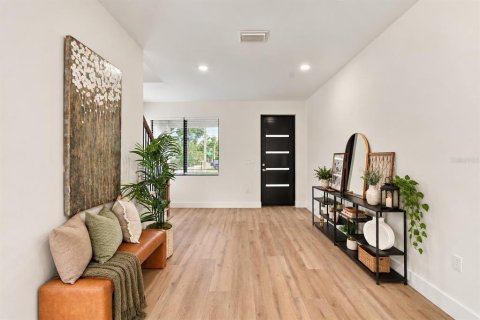 Villa ou maison à vendre à Tampa, Floride: 4 chambres, 290.32 m2 № 2405090 - photo 5