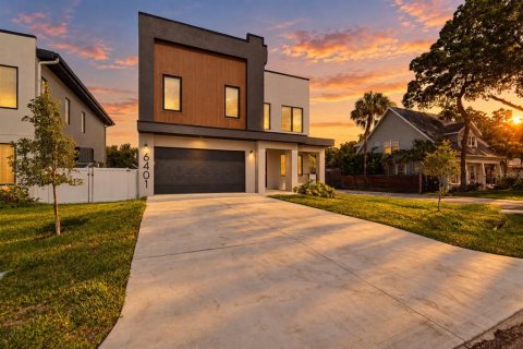Villa ou maison à vendre à Tampa, Floride: 4 chambres, 290.32 m2 № 2405090 - photo 2