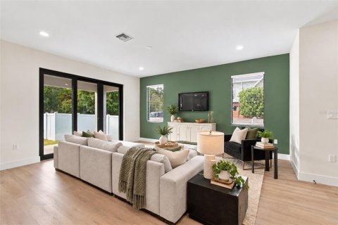 Villa ou maison à vendre à Tampa, Floride: 4 chambres, 290.32 m2 № 2405090 - photo 8