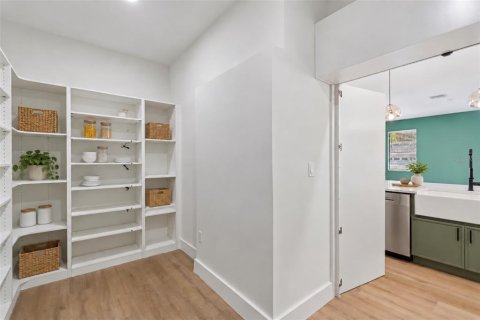 Villa ou maison à vendre à Tampa, Floride: 4 chambres, 290.32 m2 № 2405090 - photo 17