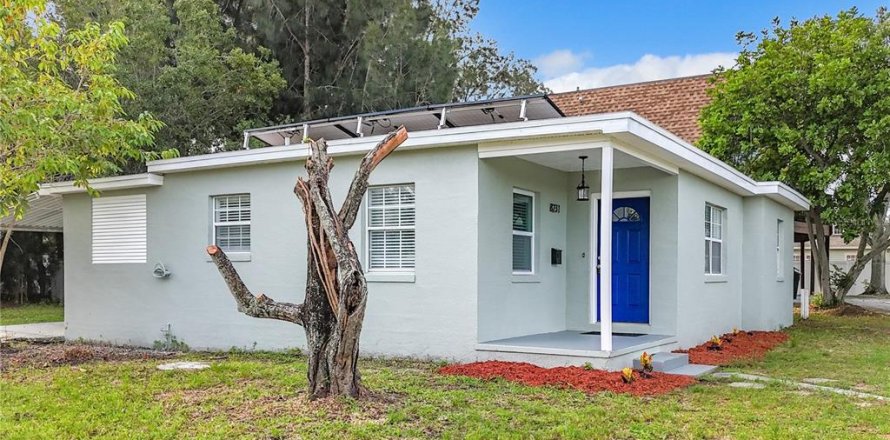 House in Saint Petersburg, Florida 3 bedrooms, 88.63 sq.m. № 1879860