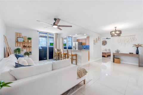 Condo à Pompano Beach, Floride, 2 chambres № 2185213