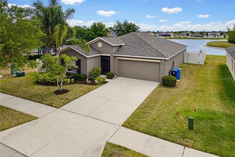 House in Ruskin, Florida 4 bedrooms, 178.19 sq.m. № 2236590 - photo 2