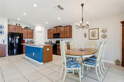 House in Ruskin, Florida 4 bedrooms, 178.19 sq.m. № 2236590 - photo 8