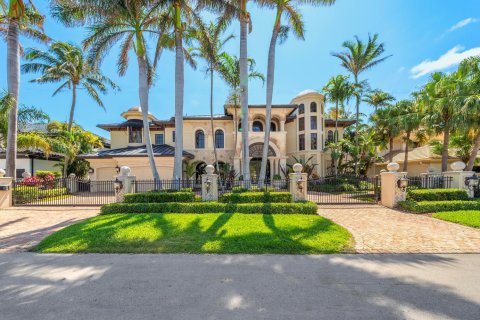 House in Lighthouse Point, Florida 6 bedrooms, 630.71 sq.m. № 1175166 - photo 1