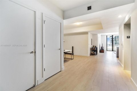 Condo in Miami, Florida, 2 bedrooms  № 2009034