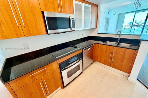 Снять в аренду кондоминиум в Майами, Флорида 3 спальни, 131.55м2, № 2028038 - фото 5