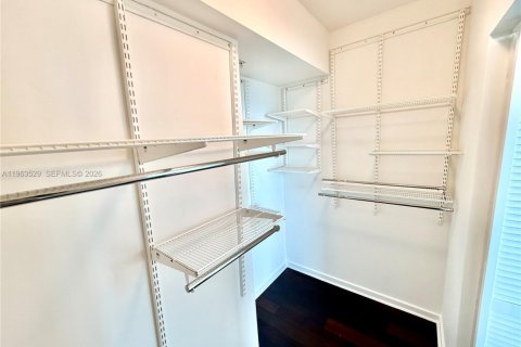 Снять в аренду кондоминиум в Майами, Флорида 3 спальни, 131.55м2, № 2028038 - фото 12