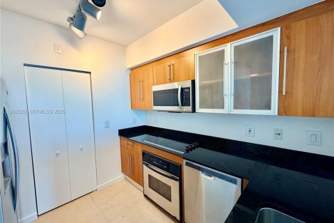 Снять в аренду кондоминиум в Майами, Флорида 3 спальни, 131.55м2, № 2028038 - фото 4