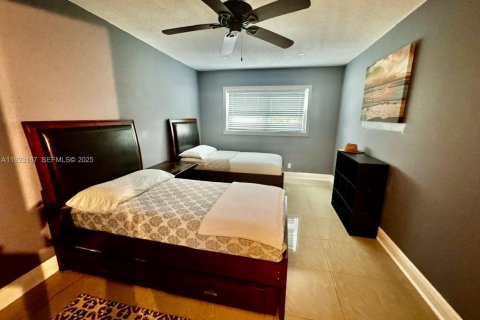 Copropriété à louer à Hollywood, Floride: 2 chambres, 81.75 m2 № 1976903 - photo 12