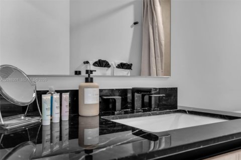 Купить кондоминиум в Майами, Флорида 2 спальни, 64.66м2, № 2359517 - фото 4