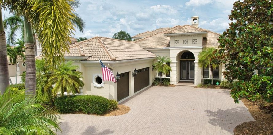 House in Lakewood Ranch, Florida 6 bedrooms, 389.54 sq.m. № 2233757
