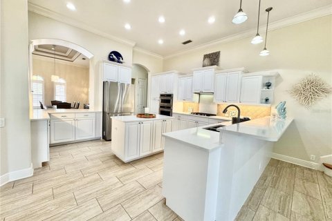 House in Lakewood Ranch, Florida 6 bedrooms, 389.54 sq.m. № 2233757 - photo 13