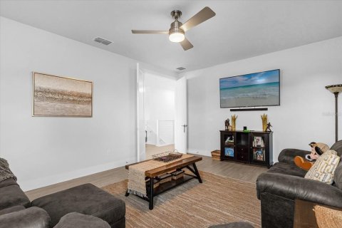 Casa en venta en Four Corners, Florida, 5 dormitorios, 306.67 m2 № 1793422 - foto 19