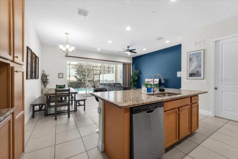 Townhouse in Davenport, Florida 4 bedrooms, 182.09 sq.m. № 2373820 - photo 26