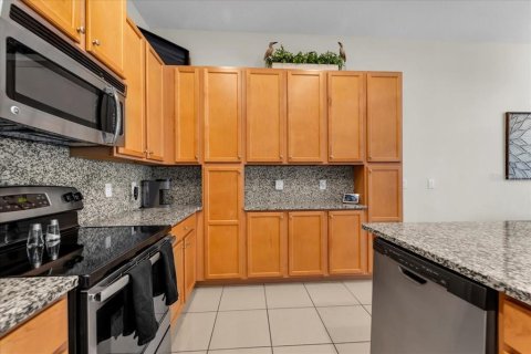 Townhouse in Davenport, Florida 4 bedrooms, 182.09 sq.m. № 2373820 - photo 24