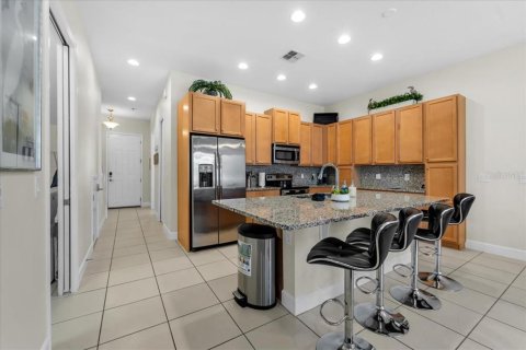 Townhouse in Davenport, Florida 4 bedrooms, 182.09 sq.m. № 2373820 - photo 21
