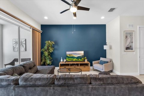 Townhouse in Davenport, Florida 4 bedrooms, 182.09 sq.m. № 2373820 - photo 27